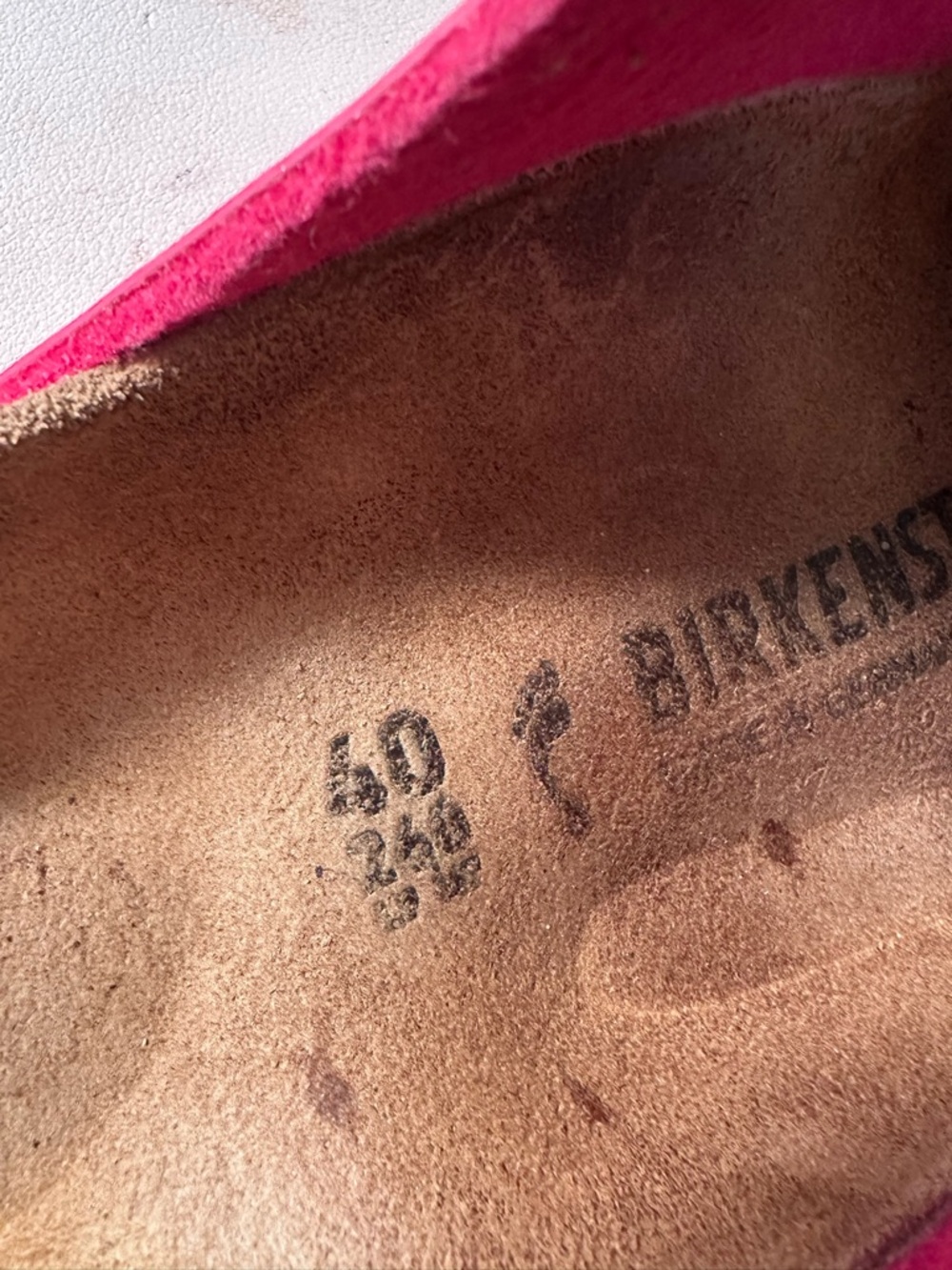 Birkenstock • Arizona Patent Pink Sandals Sz 40 - Picture 10 of 11